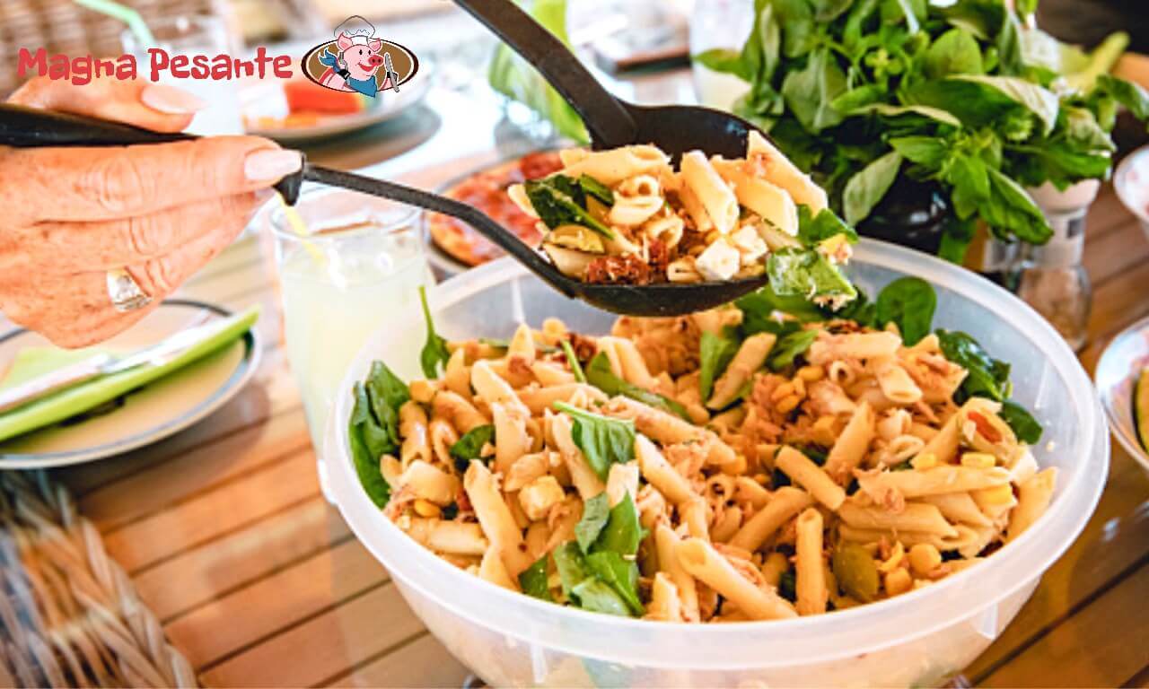 Insalata di pasta con tonno