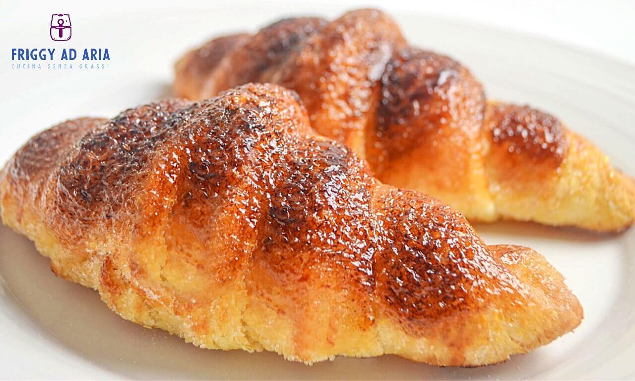 Cornetti fatti in casa in friggitrice ad aria