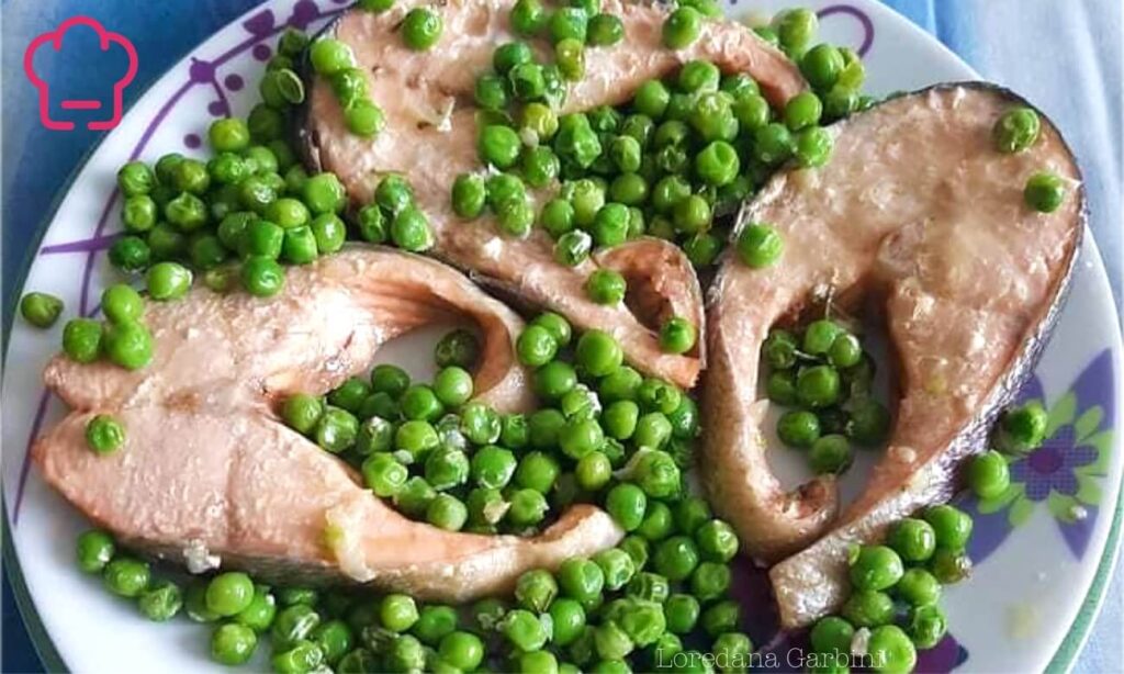 Tranci di salmone con piselli in friggitrice ad aria
