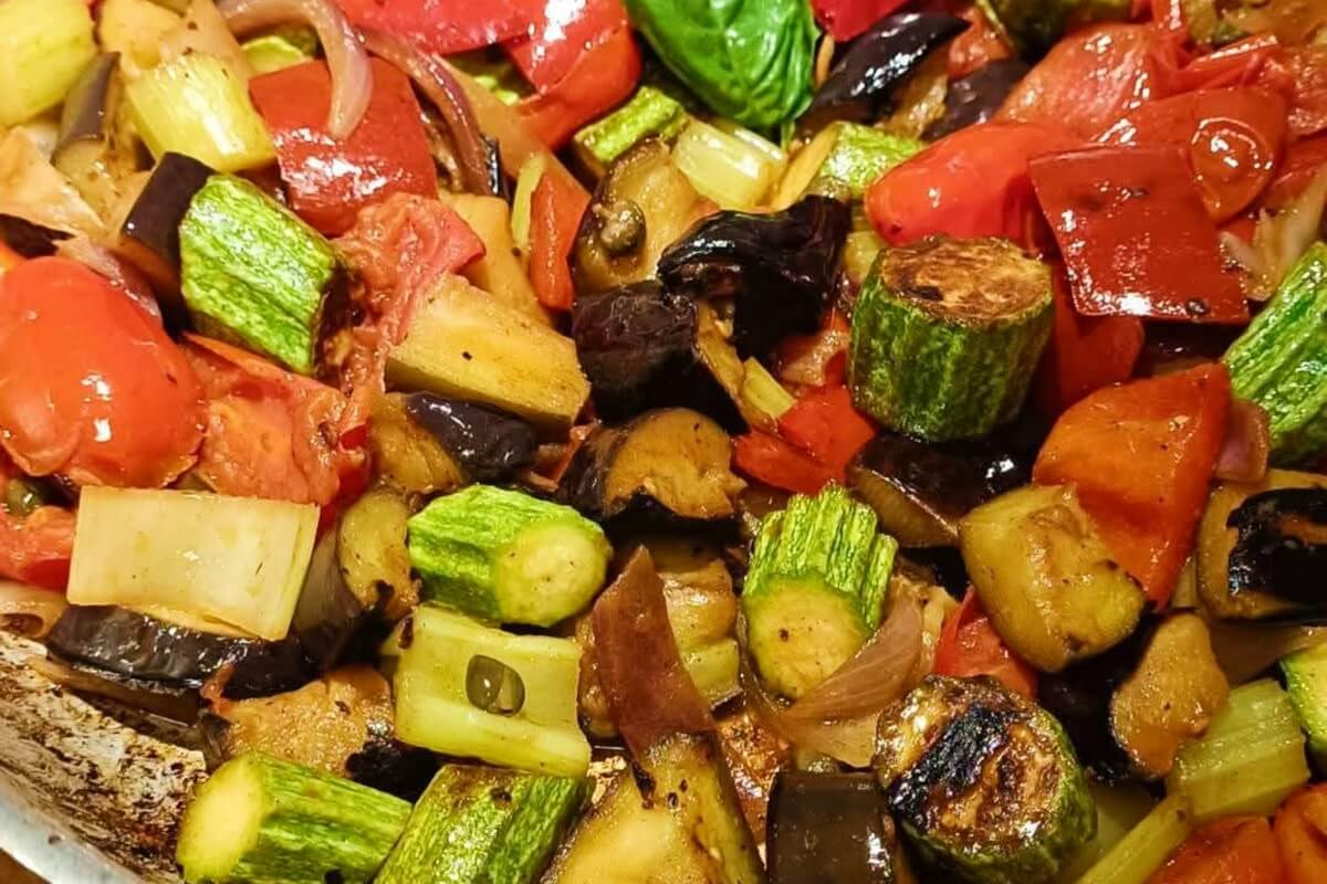 Caponata light in padella