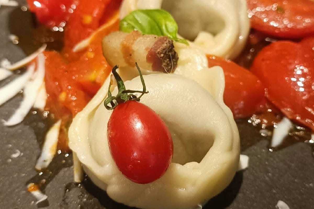 tortelli con pomodori