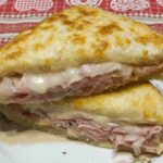 Croque monsier: il famoso sandwich francese più goloso di sempre, con un aroma speciale sandwich a metà