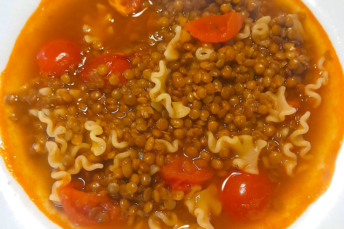 Pasta e lenticchie con pomodorini