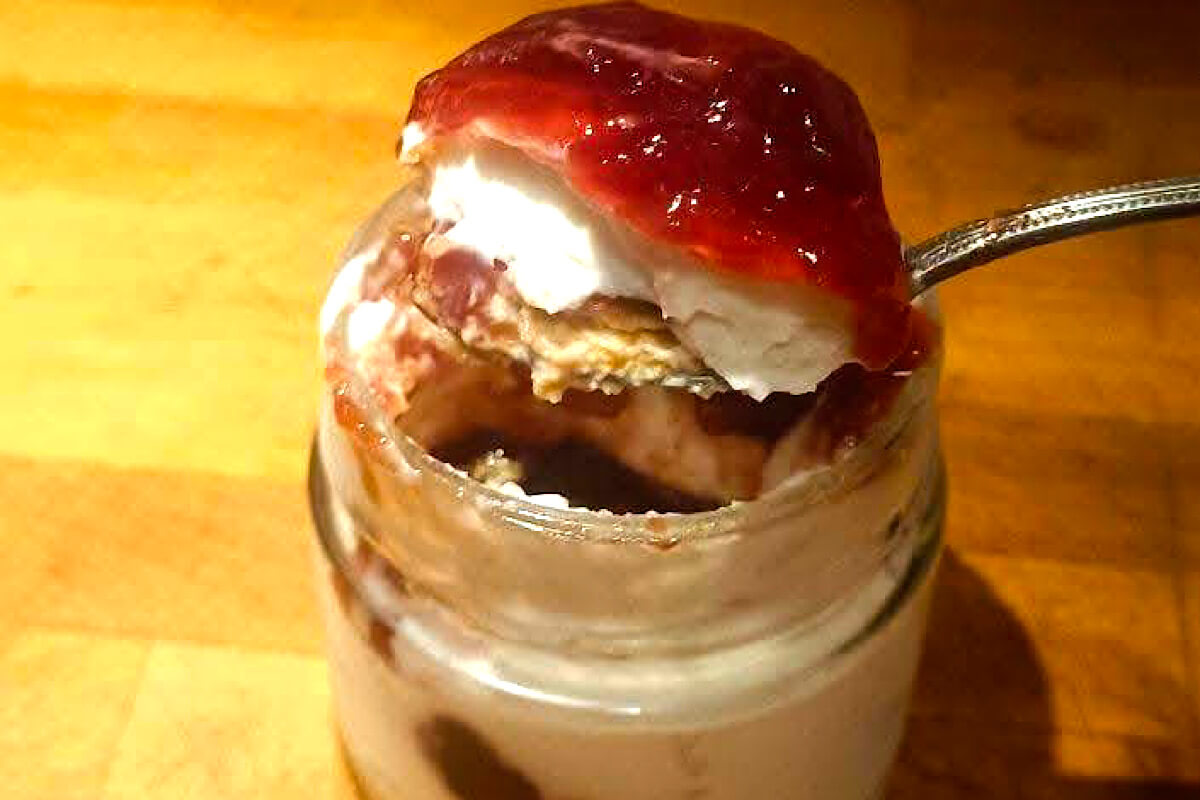 Cheesecake giapponese alla marmellata di ciliegie