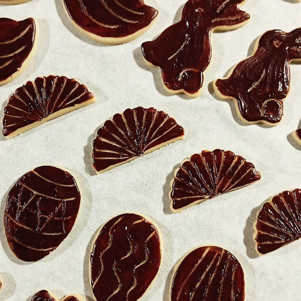 Uova di cioccolato di frolla