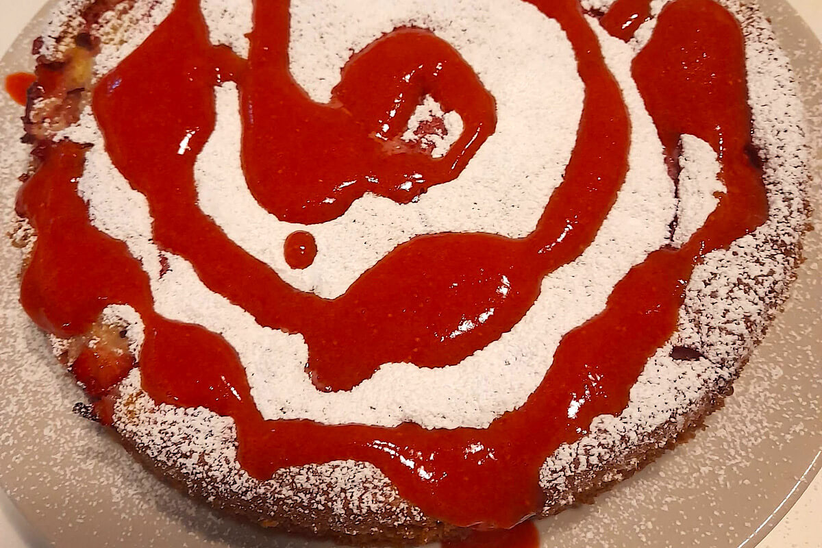 Torta versata alle fragole