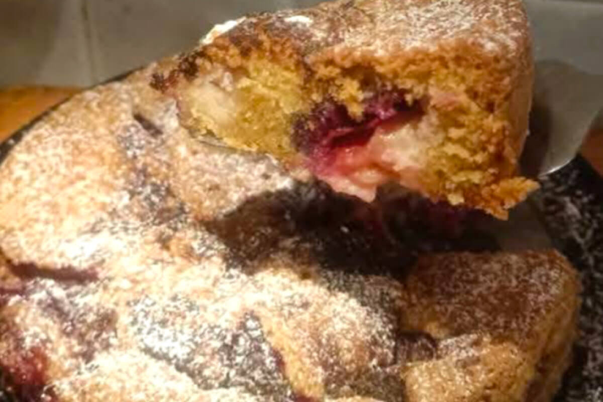 Torta di prugne di Marian Burros