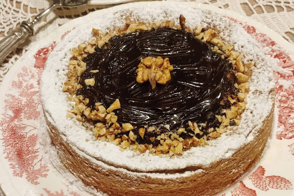 Torta soffice alle noci e crema di marroni